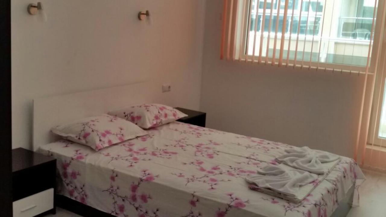 Apartamenti Eli Ahyolu Dış mekan fotoğraf